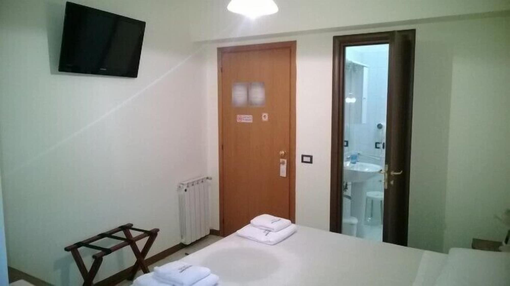 B&B Villa Dante - Policlinico メッシーナ エクステリア 写真