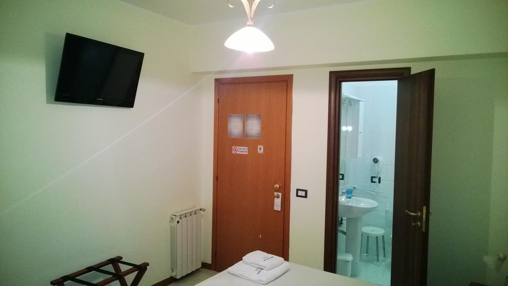 B&B Villa Dante - Policlinico メッシーナ 部屋 写真